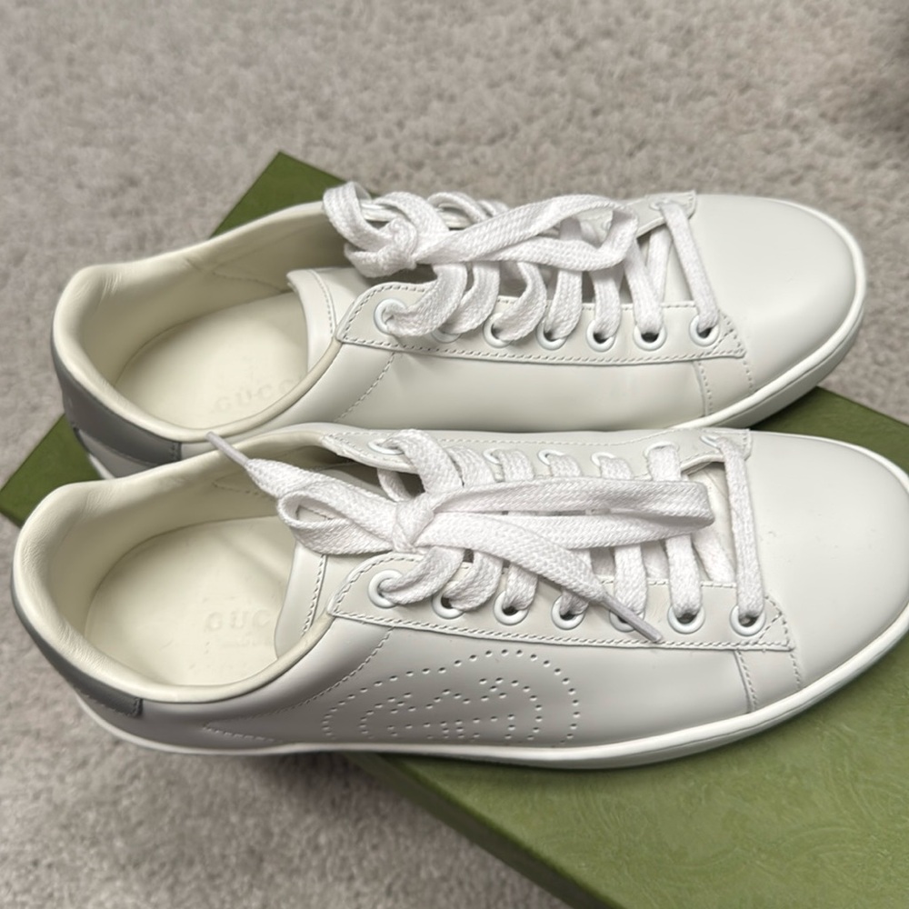 Gucci white ace sneaker. Worn once .